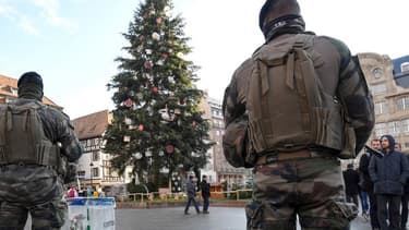Des militaires de Sentinelle Place Kléber, à Strasbourg.