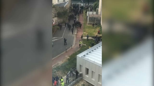 Une centaine de personnes ont pénétré dans l'enceinte de La Pitié-Salpêtrière.