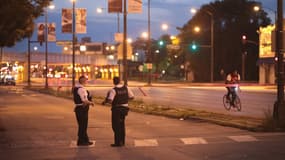 Les forces de police sécurisent une scène de crime à Chicago, le 2 juillet 2017. (Photo d'illustration)