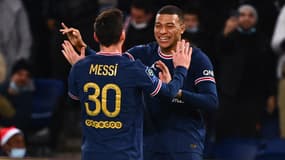 Mbappé et Messi tout sourire après le doublé du Français