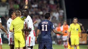 Ezequiel Lavezzi expulsé par  Clément Turpin