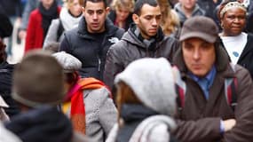 Les contrôles de police en France visent plus fréquemment les minorités ethniques, ce qui entraîne un soupçon de "profilage ethnique", estime dans un rapport l'organisation non gouvernementale américaine Human Rights Watch (HWR). /Photo d'archives/REUTERS