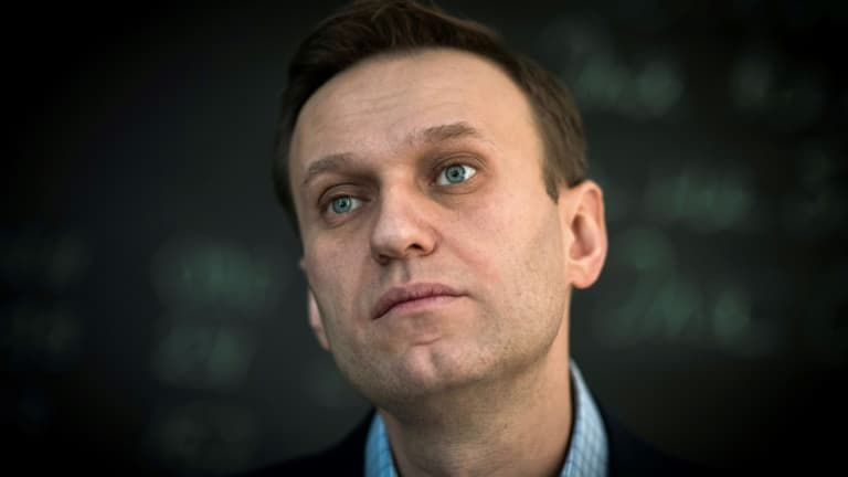 Le leader de l'opposition russe Alexeï Navalny lors d'une interview avec l'AFP dans ses bureaux à Moscou, le 16 janvier 2018