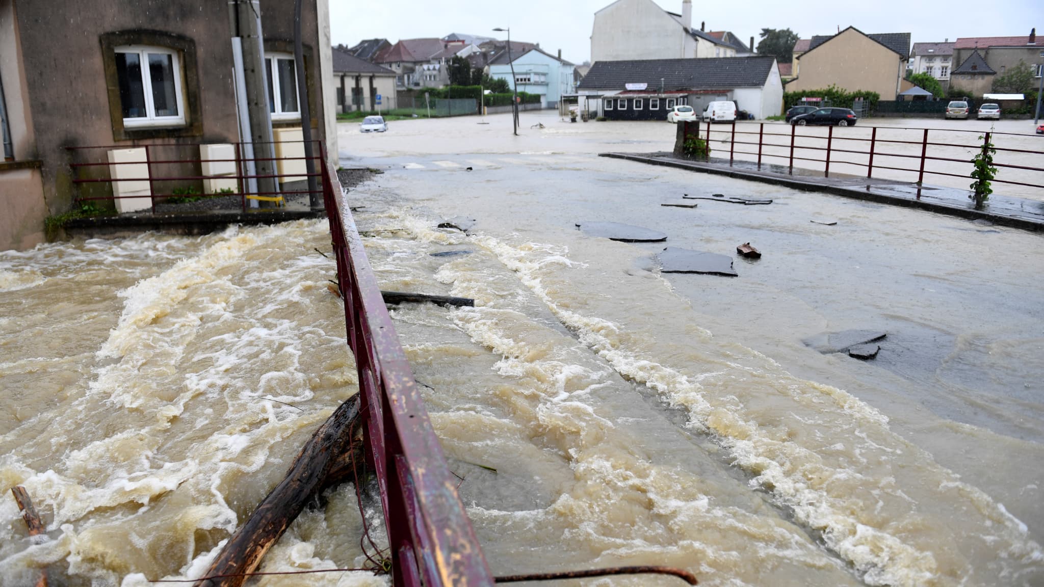 Une rue inondée de Boulay-Moselle, le 17 mai 2024