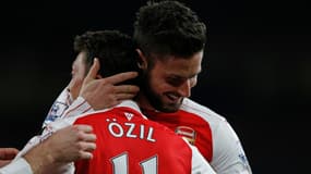 Mesut Özil et Olivier Giroud