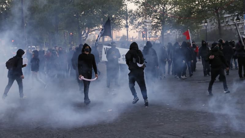 Des accrochages entre militants "antifascistes" et des CRS à Paris