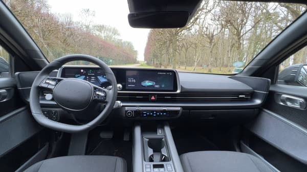 L'intérieur très "zen" de la Ioniq 6. L'intérieur très "zen" de la Ioniq 6.
