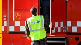 Un membre du service d'enquête du BEA-É à Colombey-les-Belles, le 14 août 2024.
