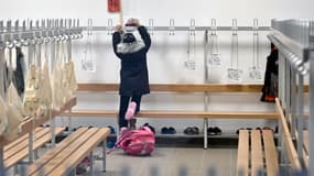 Une écolière dans une école élémentaire de Vienne, en Autriche, le 17 novembre 2020