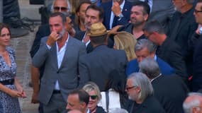Jean Dujardin très ému lors de l'hommage national à Belmondo