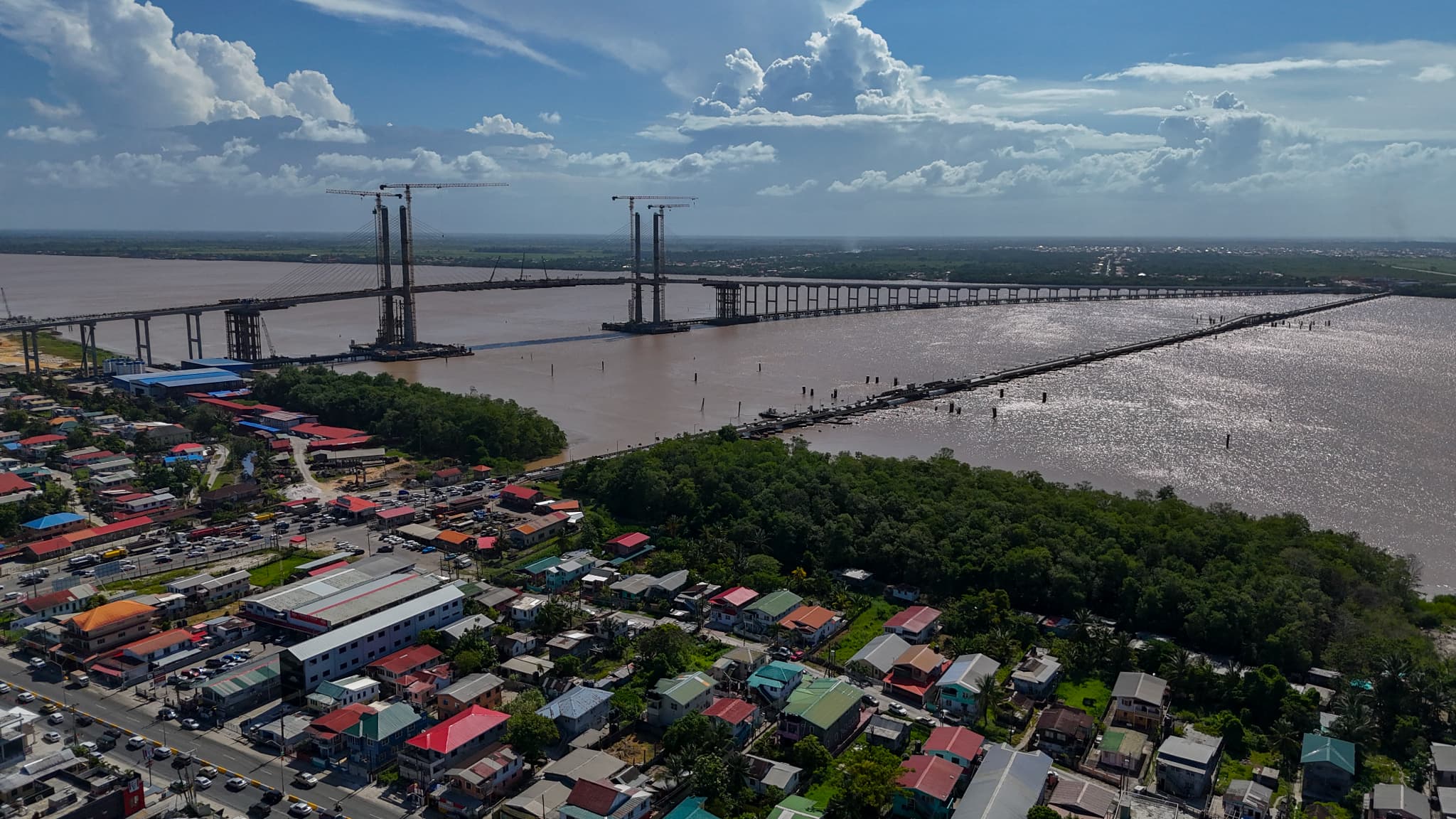 LES IMMENSES RÉSERVES DE PÉTROLE DU GUYANA AGITENT LES PROCHAINES ÉLECTIONS DU PETIT VOISIN DU VENEZUELA