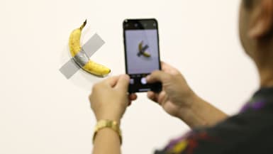 L'œuvre "Comedian" de Maurizio Cattelan présentée par la galerie Perrotin et exposée à Art Basel Miami 2019