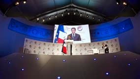 Ouvrant à Paris les travaux d'un "e-G8" rassemblant la quasi-totalité des groupes emblématiques de l'internet, Nicolas Sarkozy a lancé mardi un appel à un dialogue entre les Etats et les acteurs de l'internet pour définir un "socle commun" de règles qui n