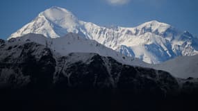 Le pic nord de Denali depuis le point de vue sud de Denali dans le parc national de Denali, près de Trapper Creek, en Alaska, le 20 septembre 2022.