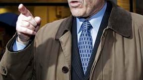 L'Association des victimes de l'isoméride et du Mediator, présidée par Dominique Michel-Courtois, a déposé mardi 116 plaintes pour homicides et blessures involontaires contre le laboratoire Servier, fabricant de l'antidiabétique auquel sont imputés 500 à