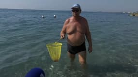 Daniel Senot, traqueur de méduses à Cagnes-sur-Mer.