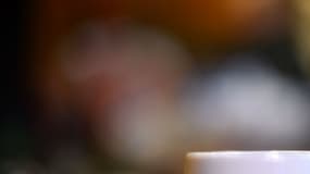 Une brasserie du port de Toulon propose un café à 10 euros pour des raisons un peu particulières...