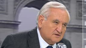 Jean-Pierre Raffarin sur le plateau de BFMTV-RMC le 14 décembre 2015.