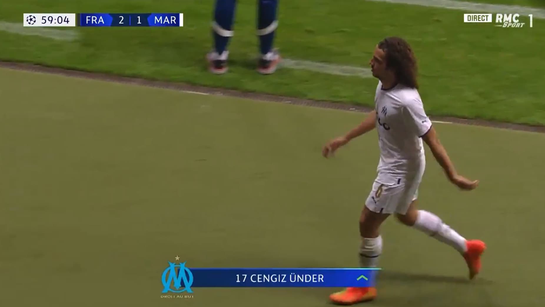Guendouzi à sa sortie du terrain contre Francfort Guendouzi à sa sortie du terrain contre Francfort