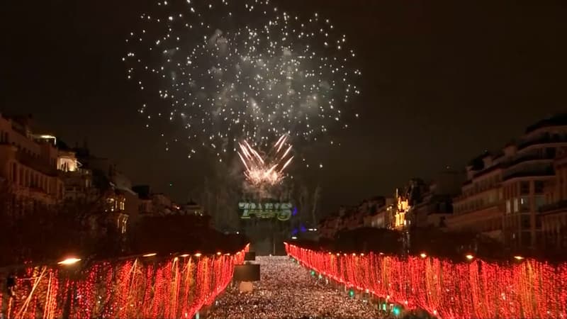 200.000 personnes étaient réunies sur les Champs-Elysées lundi soir.