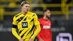 Erling Haaland songeur pendant un match du Borussia Dortmund
