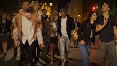 Le collectif Restons Amis dans le clip "Restons Amis"