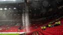 Old Trafford sous l'eau, lors de Manchester United-Arsenal, le 12 mai 2024