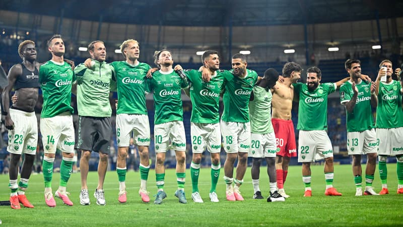 Ligue 2: les débuts canons de Saint-Etienne, qui cartonne à Sochaux et prend la tête du classement