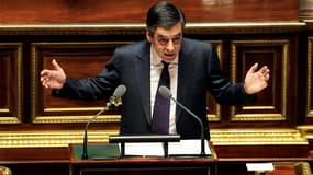 Au Sénat, François Fillon est venu réaffirmer son hostilité au vote des étrangers aux élections locales, y voyant un possible "ferment" du communautarisme, alors qu'une proposition de loi en ce sens déposée par la gauche devait passer au vote dans la soir