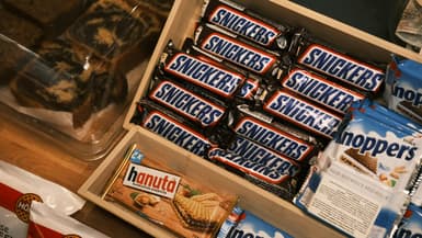 Snickers illustration