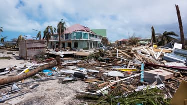 À Saint-Martin, près de 90% des bâtiments, dont 69% de logements, a été endommagé. Quant à Saint-Barth, les dégradations ont touché 70% du bâti de la ville dont 72% de logements.