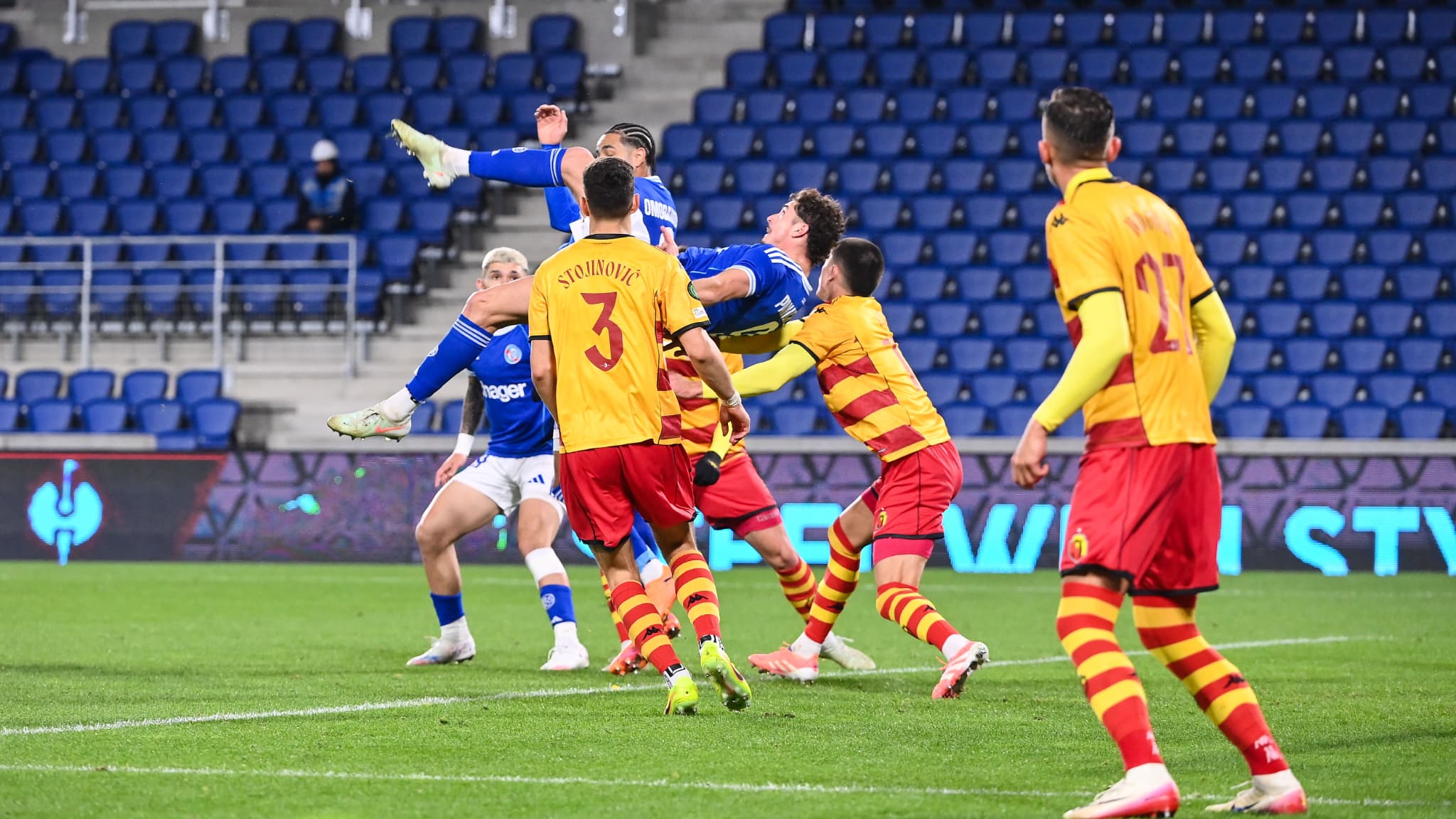 STRASBOURG-JAGIELLONIA BIALYSTOK: LE BUT SOMPTUEUX DE PANICHELLI SUR UN RETOURNÉ ACROBATIQUE