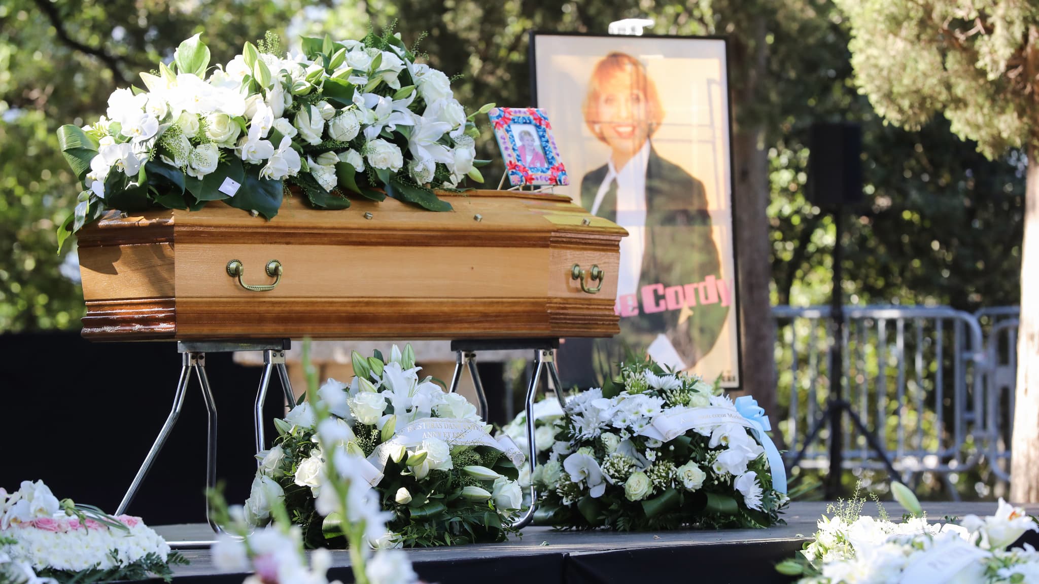 Photo of Un dernier adieu populaire à Annie Cordy, enterrée ce samedi à Cannes