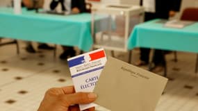 Dans un bureau de vote à Cucq dans le Pas-de-Calais, le 20 juin 2021