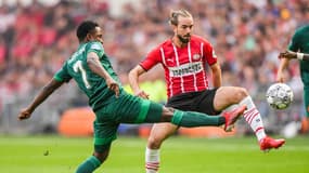 Davy Pröpper avec le PSV Eindhoven lors d'un match d'Eredivisie face au Feyenoord Rotterdam, le 19 septembre