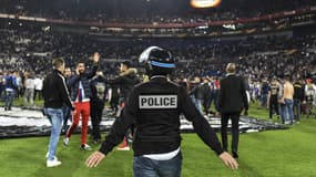 Un agent de police lors du match OL-Besiktas disputé le 13 avril 2017