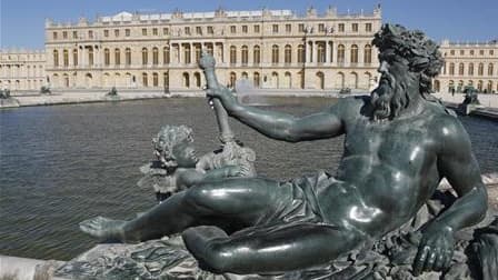 Le mandat de Jean-Jacques Aillagon, qui aura 65 ans dans un mois, à la présidence de l'Établissement public du château de Versailles ne sera pas prolongé. Selon le site internet de La Croix, Catherine Pégard, 57 ans, conseillère à l'Elysée chargée des que