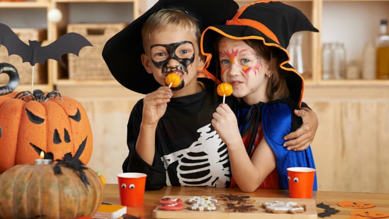 Bisphénol A, phtalates, allergènes… La composition des masques et maquillages pour enfants a de quoi épouvanter.