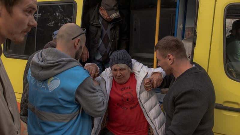 Des Ukrainiens évacués de la région de Kharkiv, le 11 mai 2024