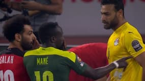 Salah et Mané en grande discussion avant le penalty du Sénégal contre l'Egypte, en finale de la CAN 2022