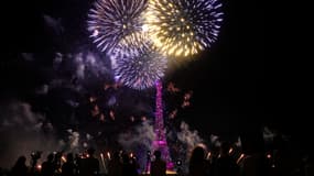 Le feu d'artifice devant la tour Eiffel, le 14 juillet 2023.