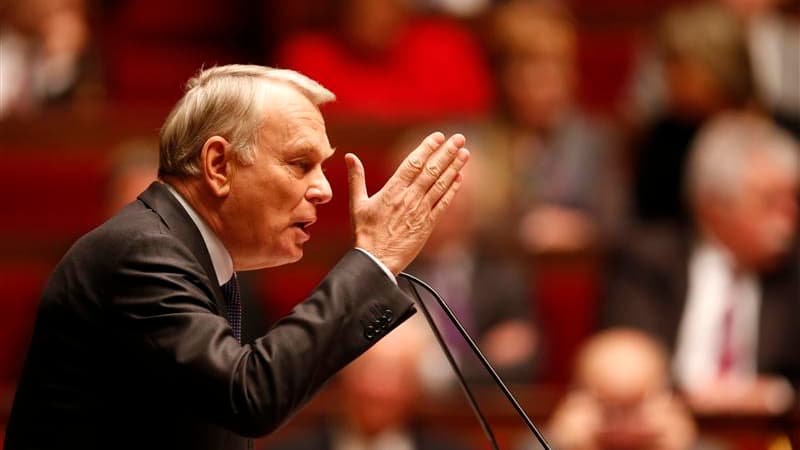 L'opposition tente d'exploiter le manque d'autorité supposé du Premier ministre Jean-Marc Ayrault pour alimenter le procès en amateurisme fait au gouvernement, mais les socialistes l'invitent à faire son autocritique. /Photo prise le 20 mars 2013/REUTERS/
