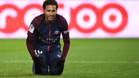 Neymar a été transféré au Paris Saint-Germain pour 222 millions d'euros.