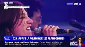 Izïa: après la polémique sur le lynchage d'Emmanuel Macron, la chanteuse a ouvert la 38e édition des Francofolies