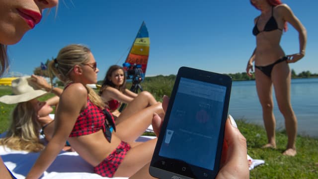 La jeune femme avait pris une option pour se connecter aux réseaux sociaux. (image d'illustration)