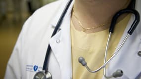 Plusieurs représentants hospitaliers et une pétition en ligne alertent sur le faible nombre d'internes qui intègreront cet automne les hôpitaux français