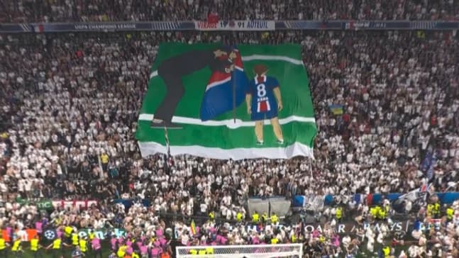 Le tifo des supporters parisiens pour la fille disparue de Luis Enrique, finale de la Ligue des champions, 31 mai 2025