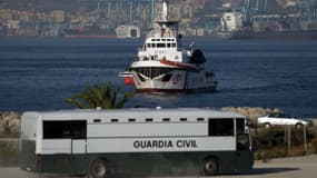 Le bateau de sauvetage de l'ONG espagnole Proactiva Open Arms à son arrivée à Algesiras.