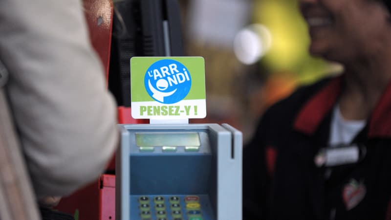 "Voulez-vous arrondir pour...?”: ce que rapporte vraiment les "microdons" aux associations