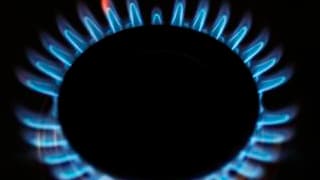 La Commission de régulation de l'énergie annonce que le tarif du gaz augmentera de 4,7% au 1er juillet pour 6,3 millions de clients en France, les consommateurs au tarif B1. /Photo d'archives/REUTERS/Stephen Hird